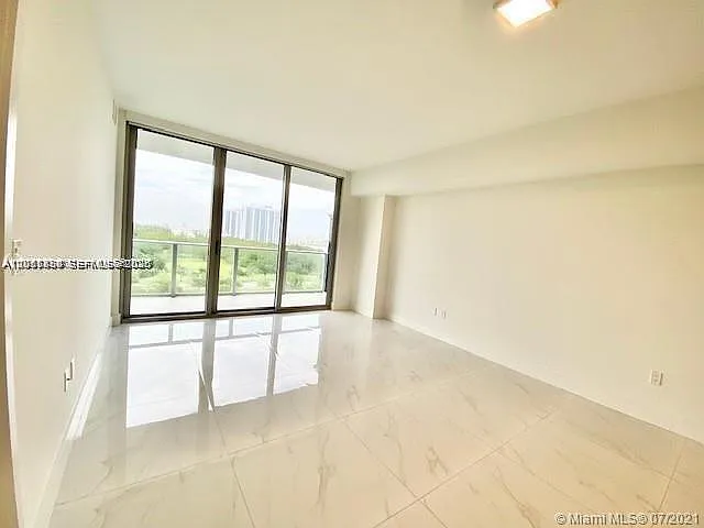 16385 Biscayne Blvd #702 — Photo 14