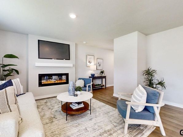 20505 Margo St, Gretna, NE 68136