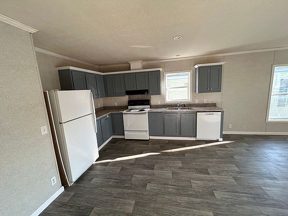 4th image of 673 Armstrong St Lot 70