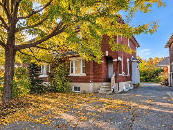 50 Imperial Ave, Ottawa, ON K1S 3E1