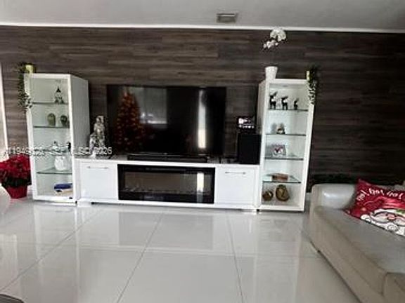 5th image of 3551 Palm Ave #0