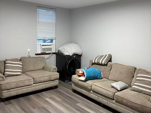 3rd image of 96 Gordon St #2