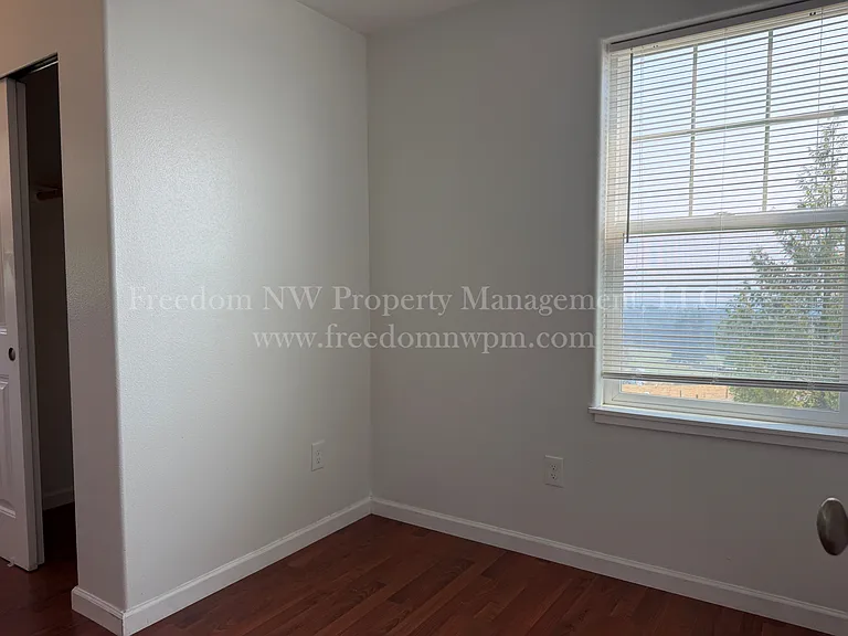 998 Burnt Ridge Rd — Photo 16