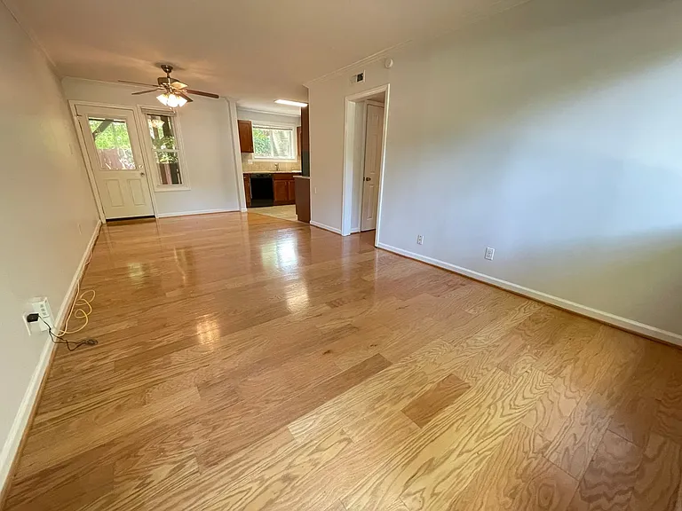 103 Sue Ann Ct #B — Photo 4