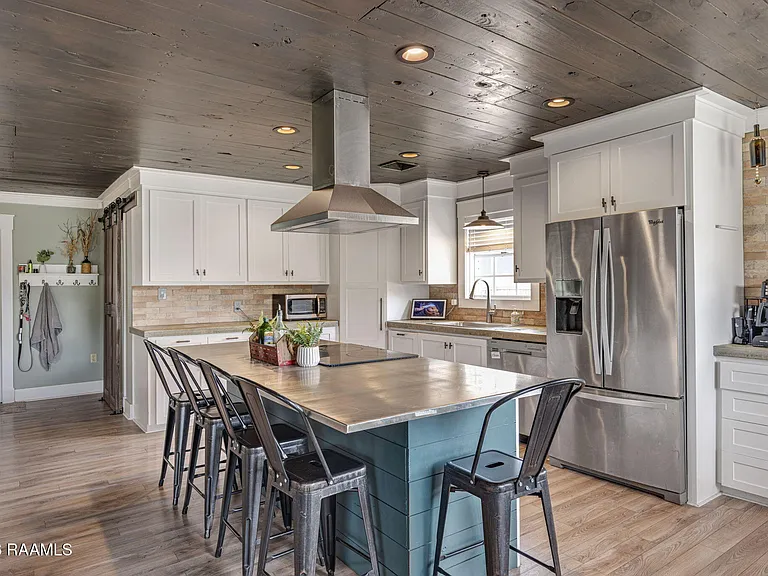 610 E Demanade Dr — Photo 13