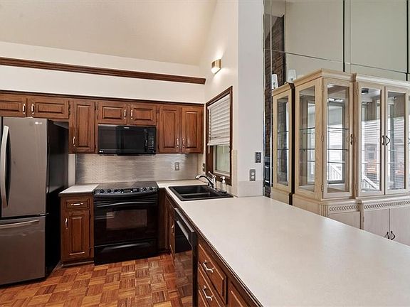 5th image of 12015 Mackey St