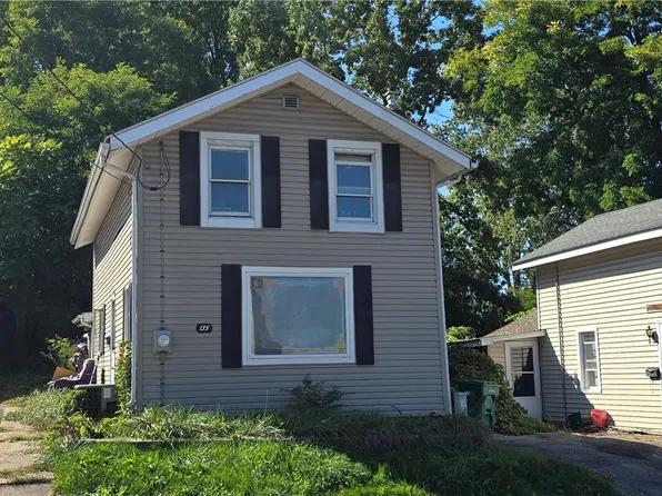 135 William St, Palmyra, NY 14522