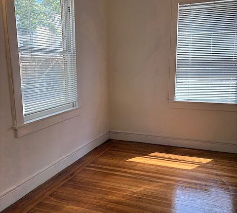3rd image of 817 25th St APT 1G