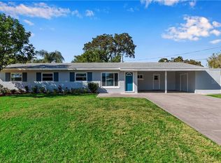 8454 Ridgewood Cir, Seminole, FL 33772