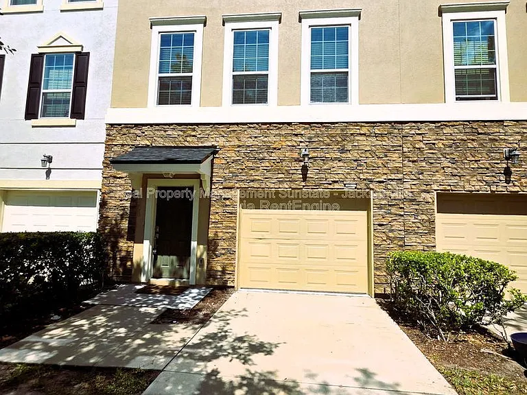 4298 Ellipse Dr — Photo 1