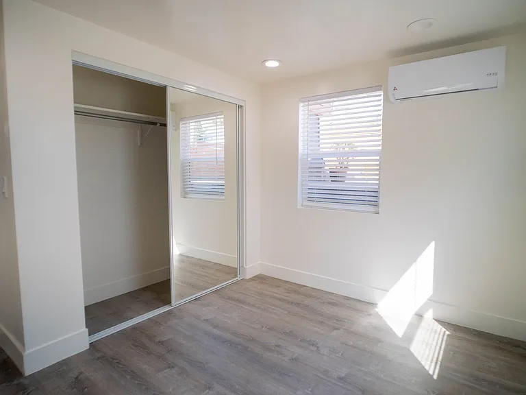 The Plaza House — Photo 6