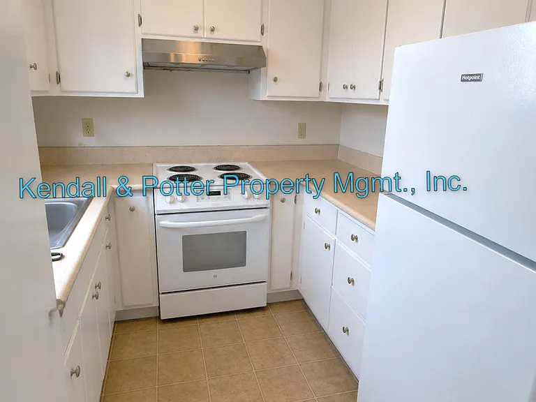 218 Alhambra Ave — Photo 2