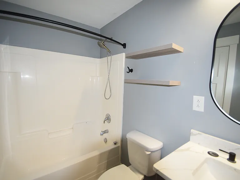 102 S Greenwood St #B — Photo 5