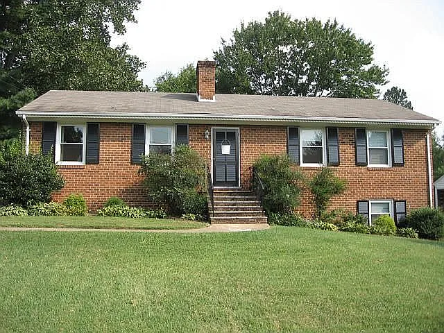 1304 Kenwood Ln photo 1