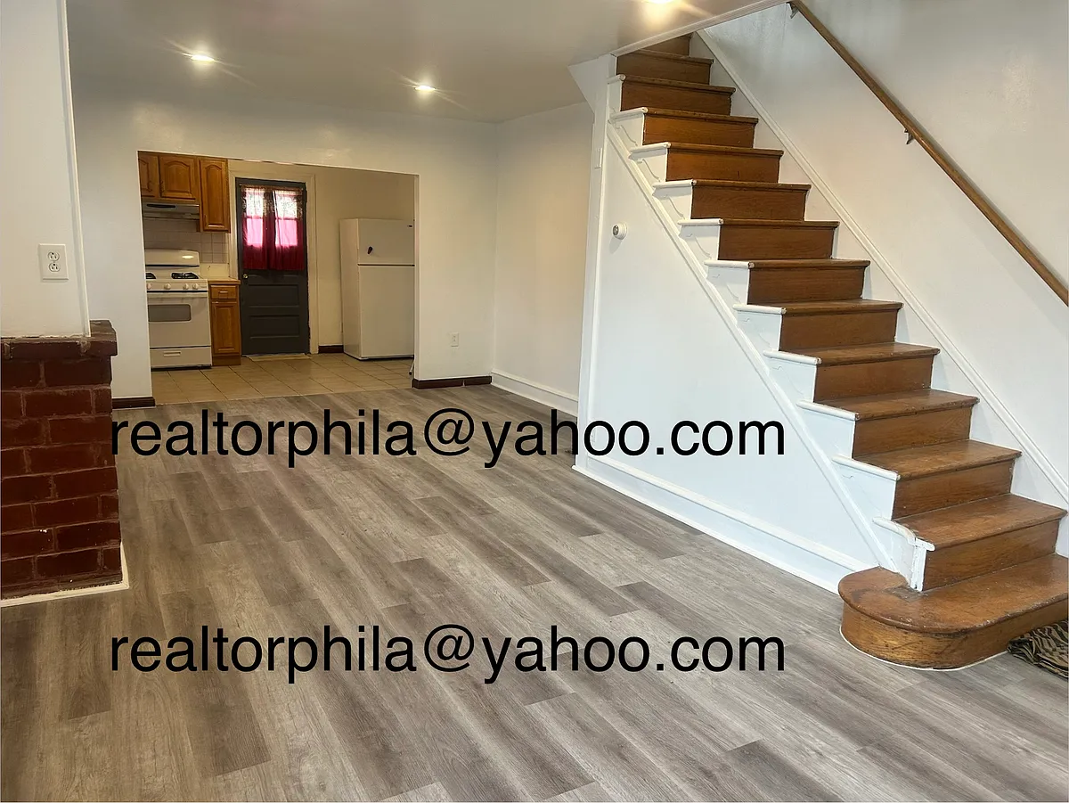 Building Photo - 427 Passmore St