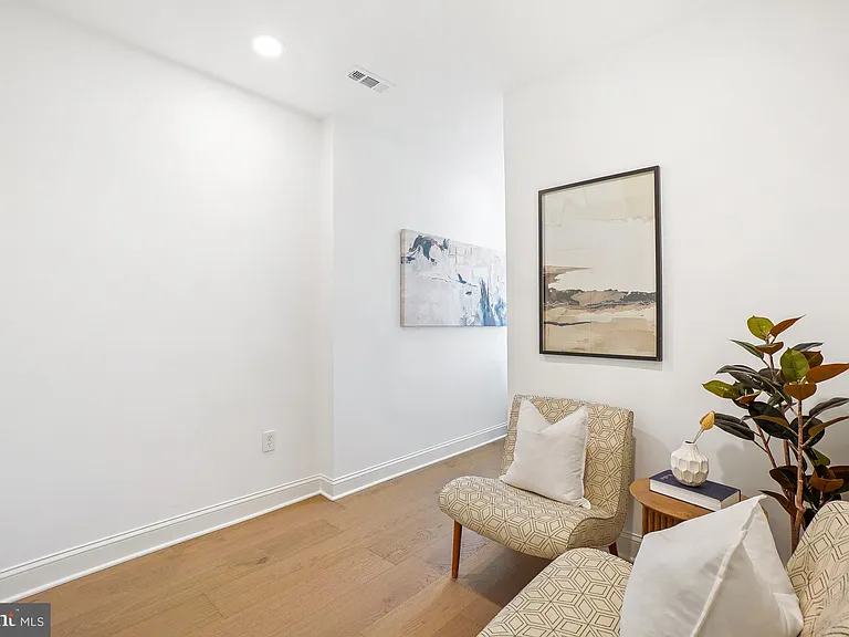 1529 Isherwood St NE — Photo 15