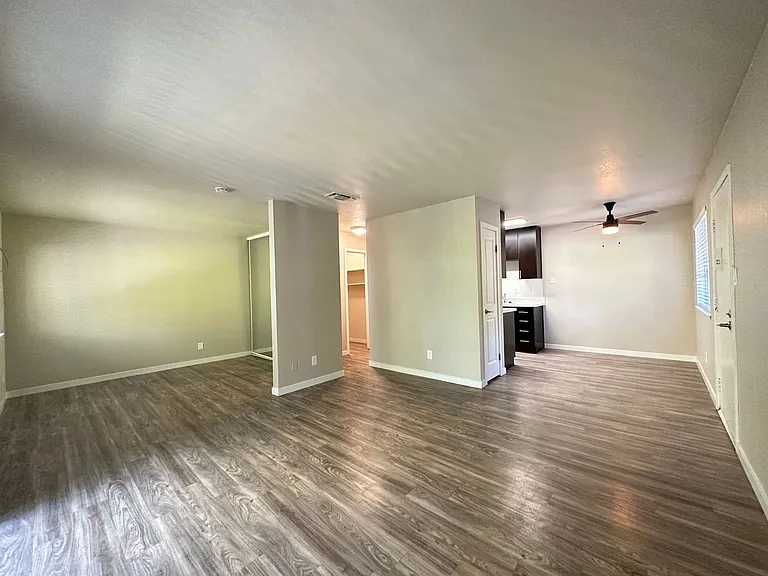 Riverbend Apartments — Photo 37