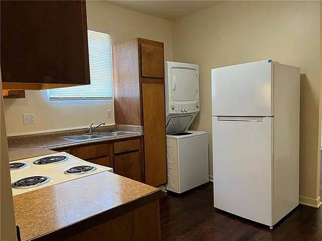 2 bed, 1.0 bath, 624 sqft, $1,400 — Photo 4