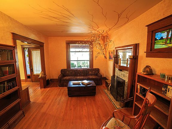4th image of 1337 Saint Paul St