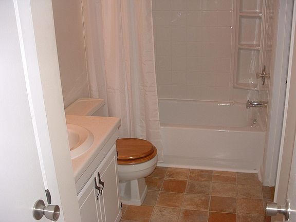 hallway full bath