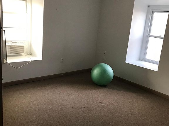 3rd image of 104 S 42nd St Floor 2