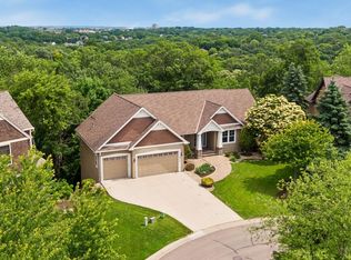3958 Greystone Rdg, Eagan, MN 55122