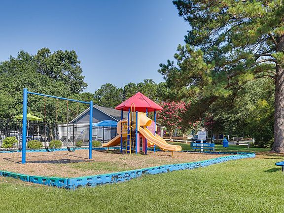 5th image of 101 Bayboro Cir #1a0