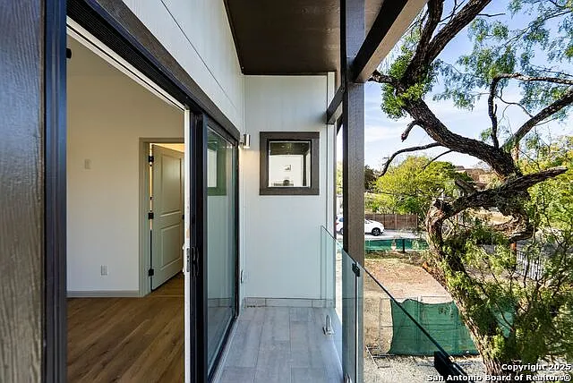 1210 Gardina — Photo 15
