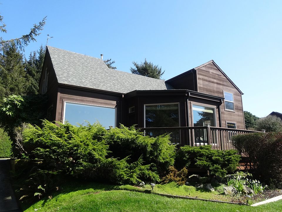 1st image of 900 N Pebble Beach Dr