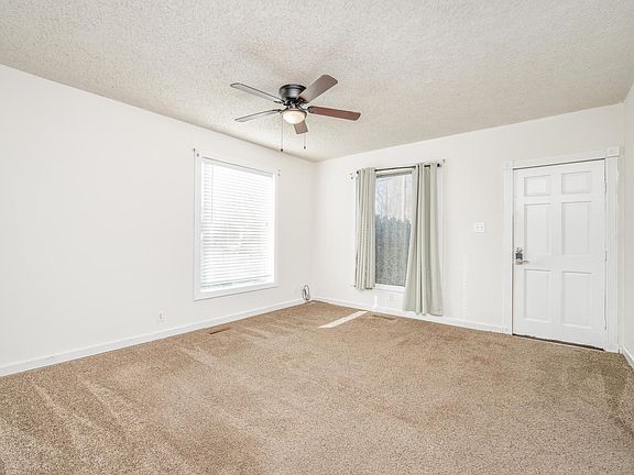3rd image of 121 N Elm St