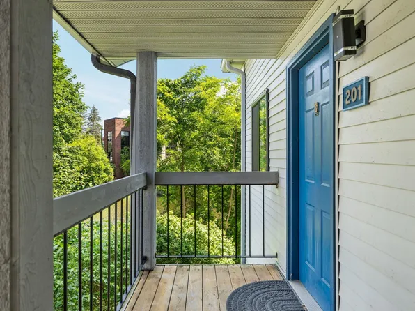 545 Riverine Dr APT 201, Traverse City, MI 49684