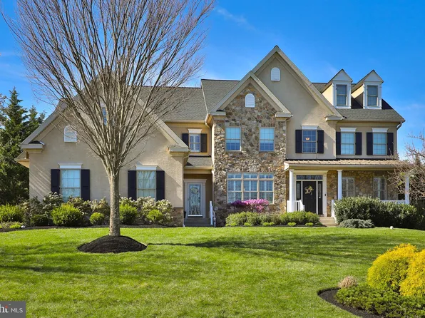 2706 Applewood Dr, Norristown, PA 19403