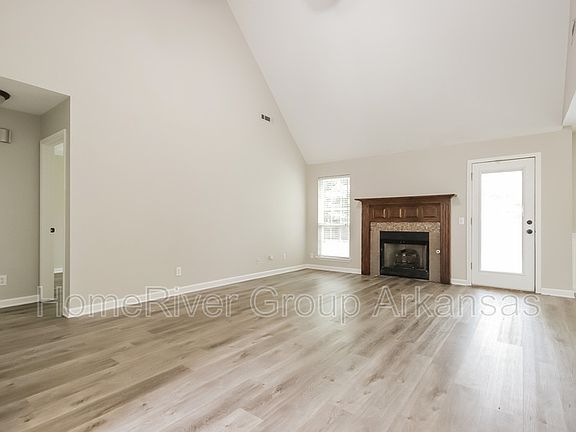 4th image of 307 Coachlight Dr