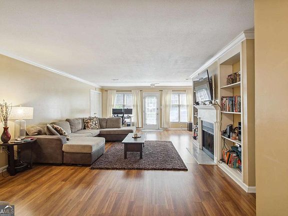 3rd image of 4 Plantation Dr NE #A