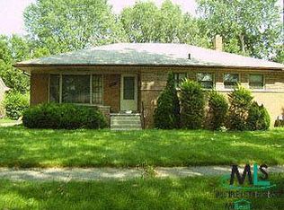 22030 Harding St, Oak Park, MI 48237