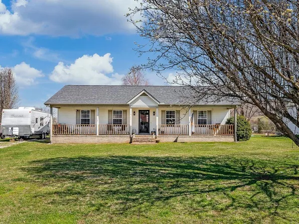 743 Green Valley Cir, Livingston, TN 38570