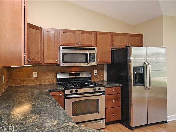 3rd image of 421 Potters Dr