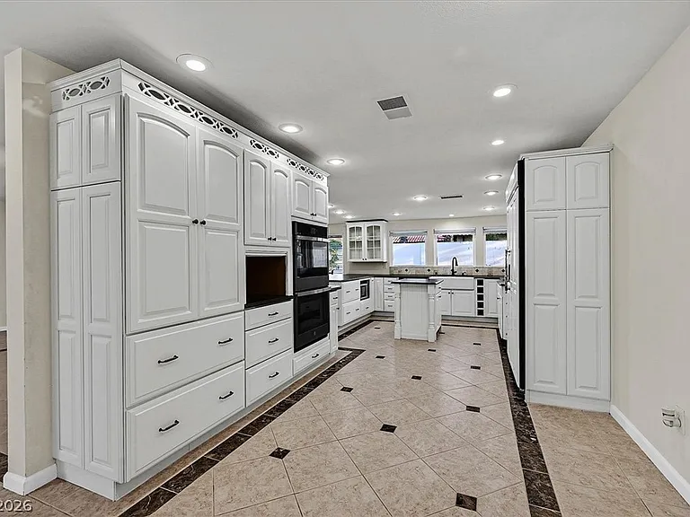 3645 Forestcrest Dr — Photo 6
