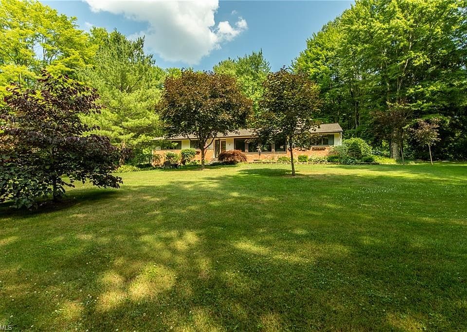 1st image of 15045 Hill Dr