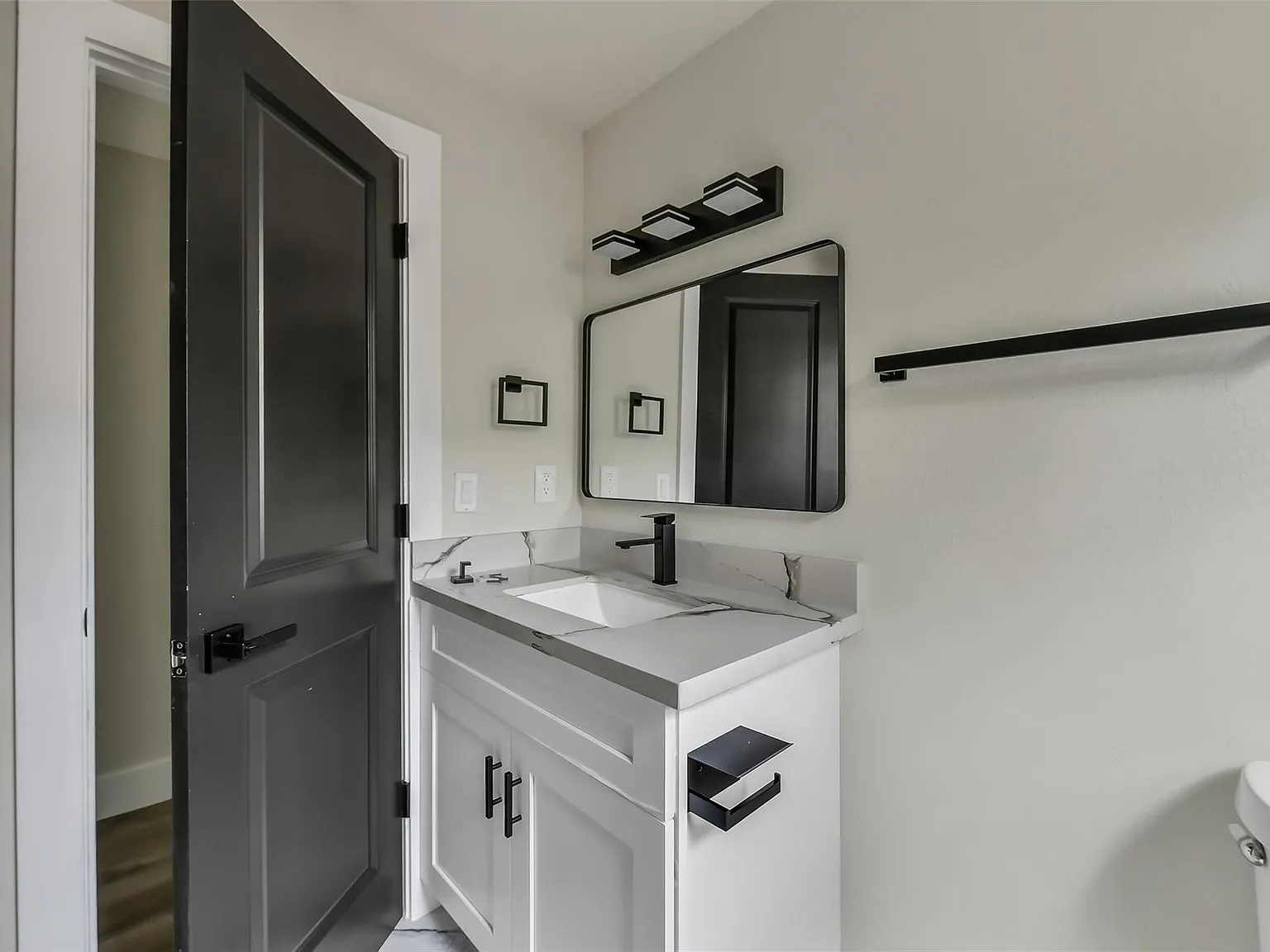 2 bed, 1.0 bath, 1036 sqft, $1,450 — Photo 4