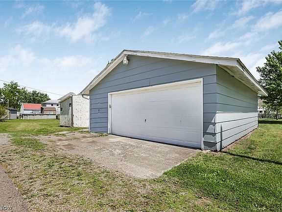 4th image of 12825 2nd Ave