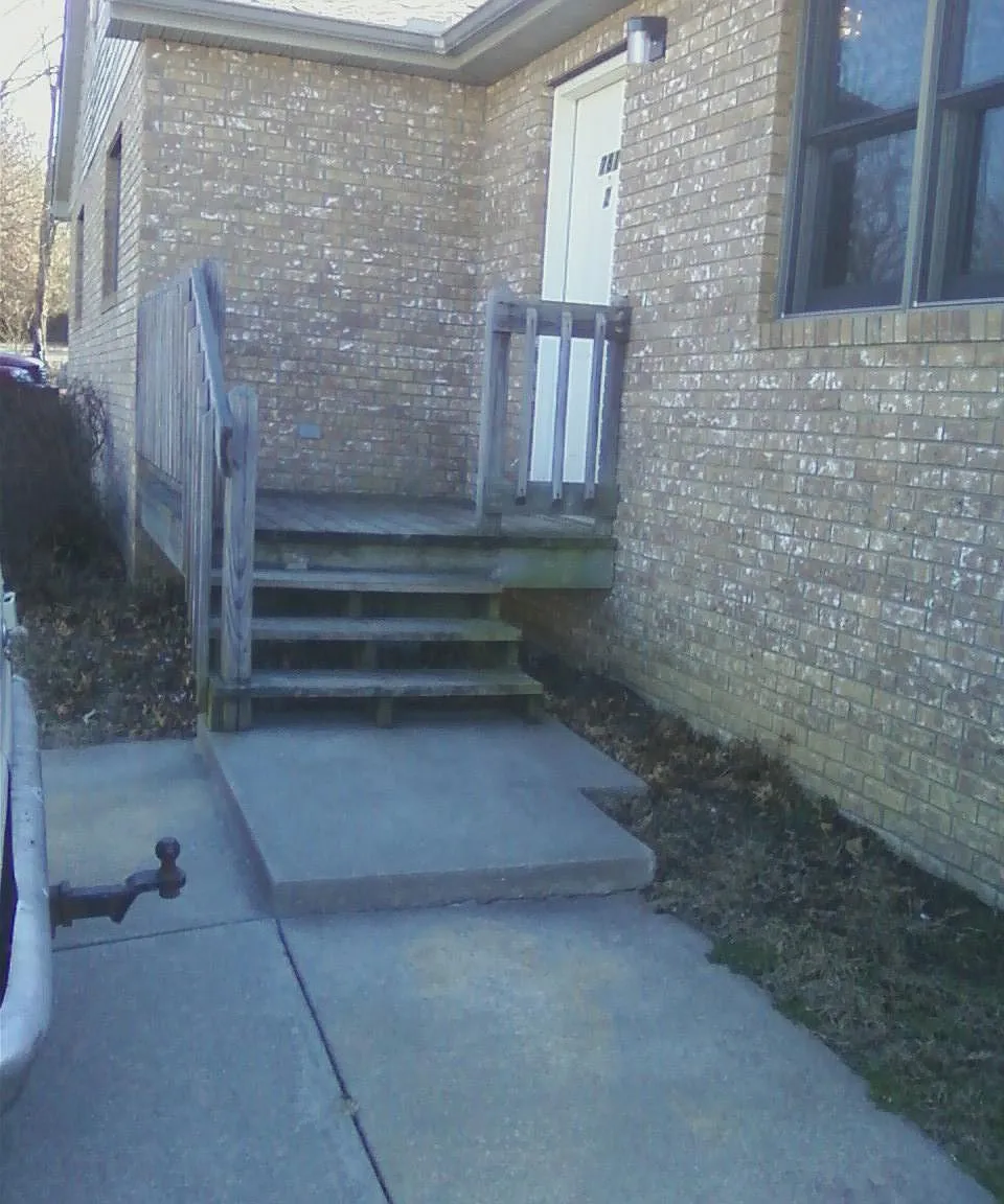 3 bed, 1.5 bath, 1800 sqft, $900 — Photo 2