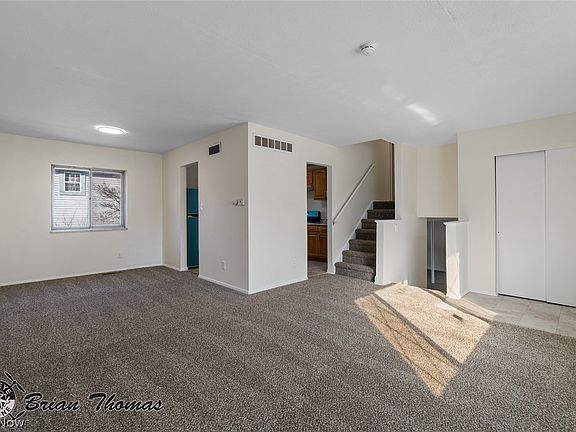 4th image of 804 Carpenter St