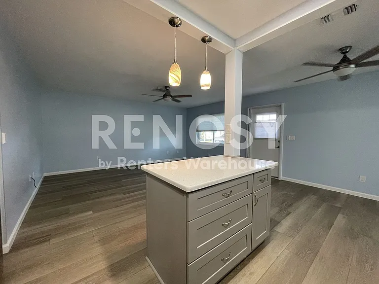 110 Gloucester Blvd #110 — Photo 12