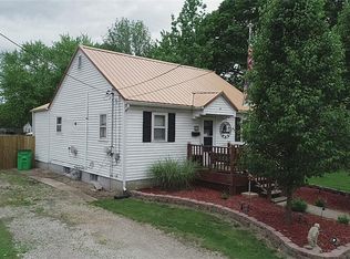 614 W South 9th St, Shelbyville, IL