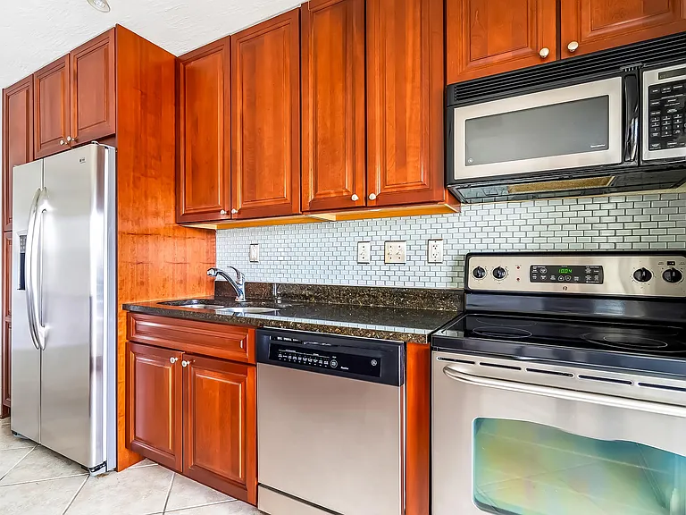 2895 NE 32nd St #207 — Photo 9