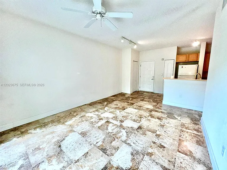 6001 SW 70th St #454 — Photo 2