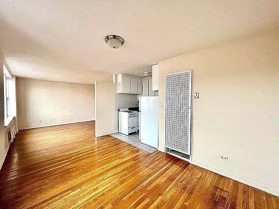 3rd image of 8635 21st Ave APT 5P