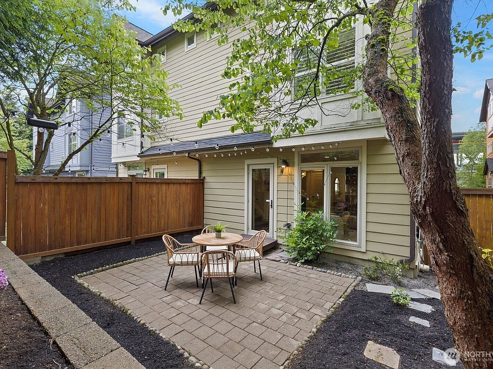 1st image of 3122 Franklin Avenue E #B