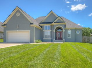 1131 S Rosedale Sq, Webb City, MO 64870